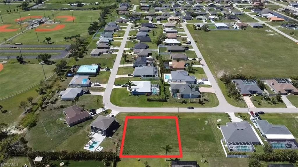 2208 SW 14th TER CAPE CORAL, FL 33991