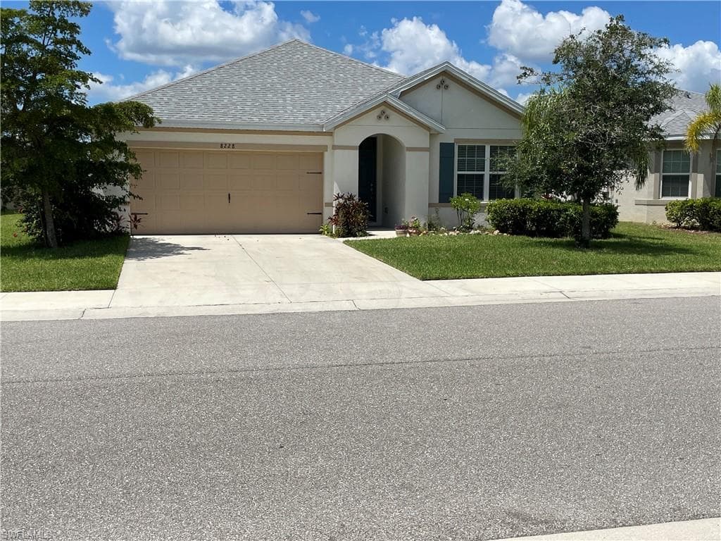 8228 Gopher Tortoise TRL LEHIGH ACRES, FL 33972