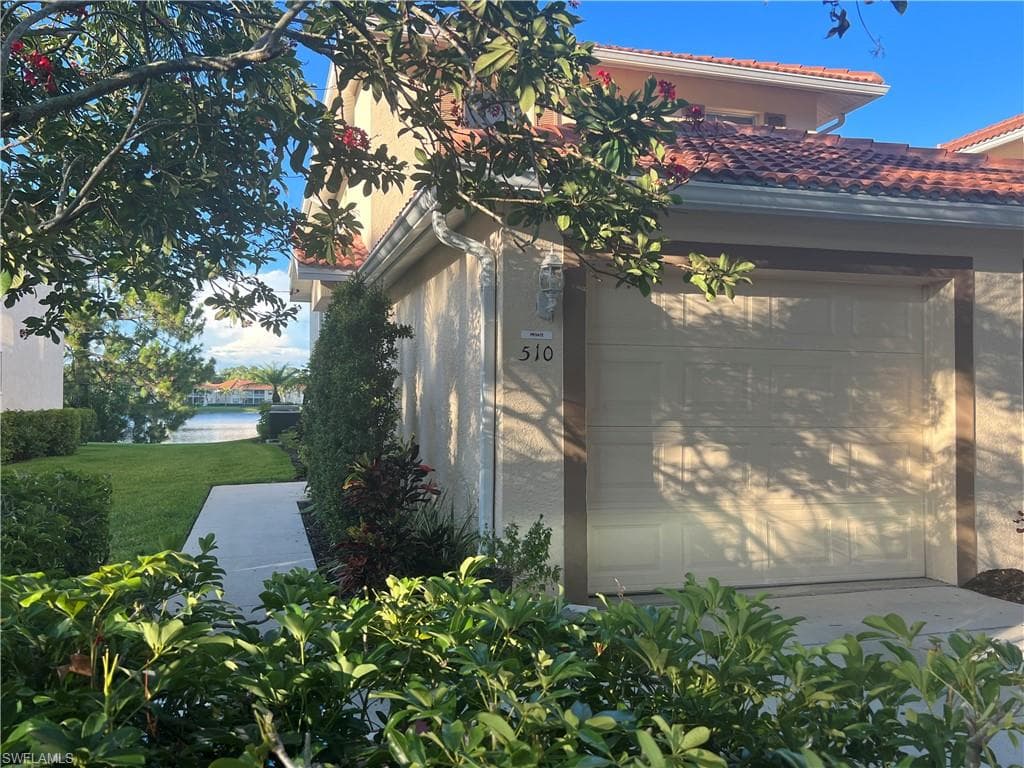 510 Robin Hood CIR 201 NAPLES, FL 34104