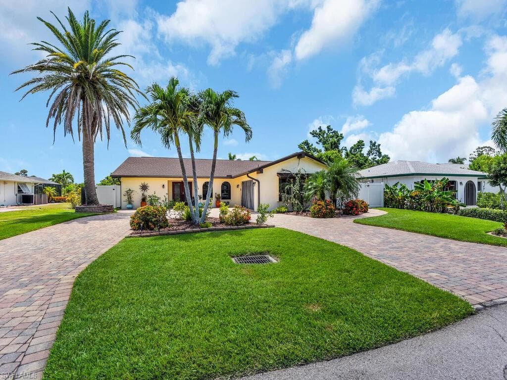 3650 SE 5th CT CAPE CORAL, FL 33904