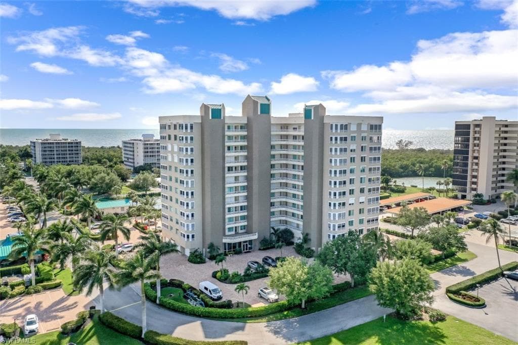 21 Bluebill AVE B-404 NAPLES, FL 34108