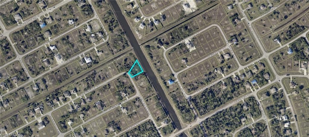 377 Paulcrest AVE LEHIGH ACRES, FL 33974