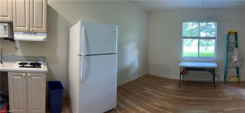25000 Tamiami TRL E F-184 NAPLES, FL 34114