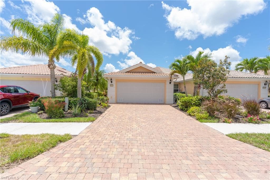 8424 Borboni CT NAPLES, FL 34114