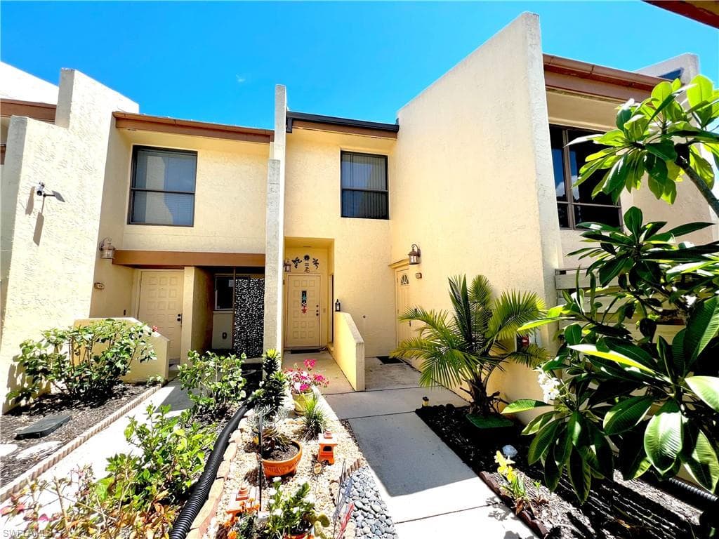 8805 Lateen LN 203 FORT MYERS, FL 33919