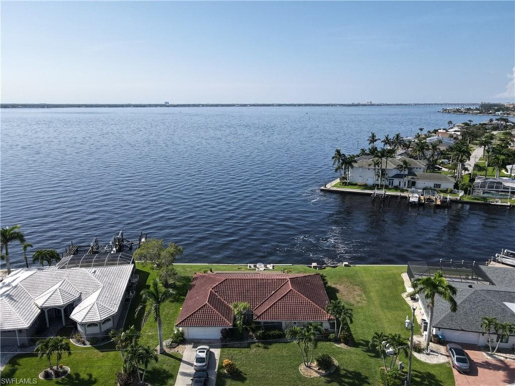 2226 28th ST CAPE CORAL, FL 33904