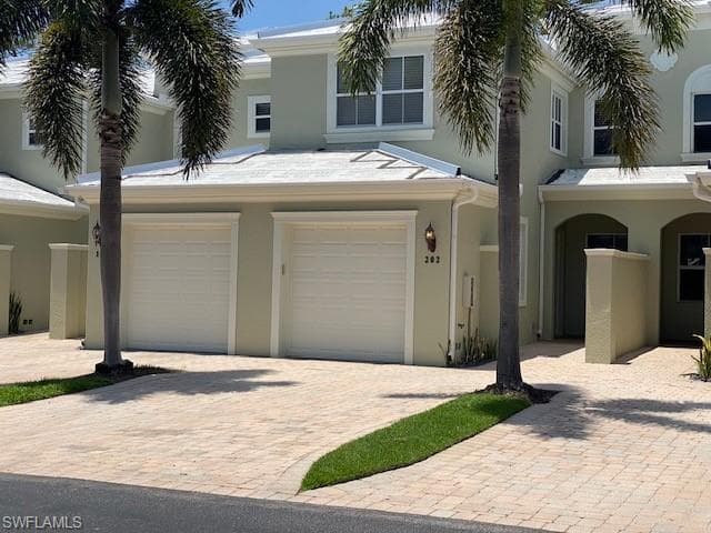 1415 Mariposa CIR 202 NAPLES, FL 34105