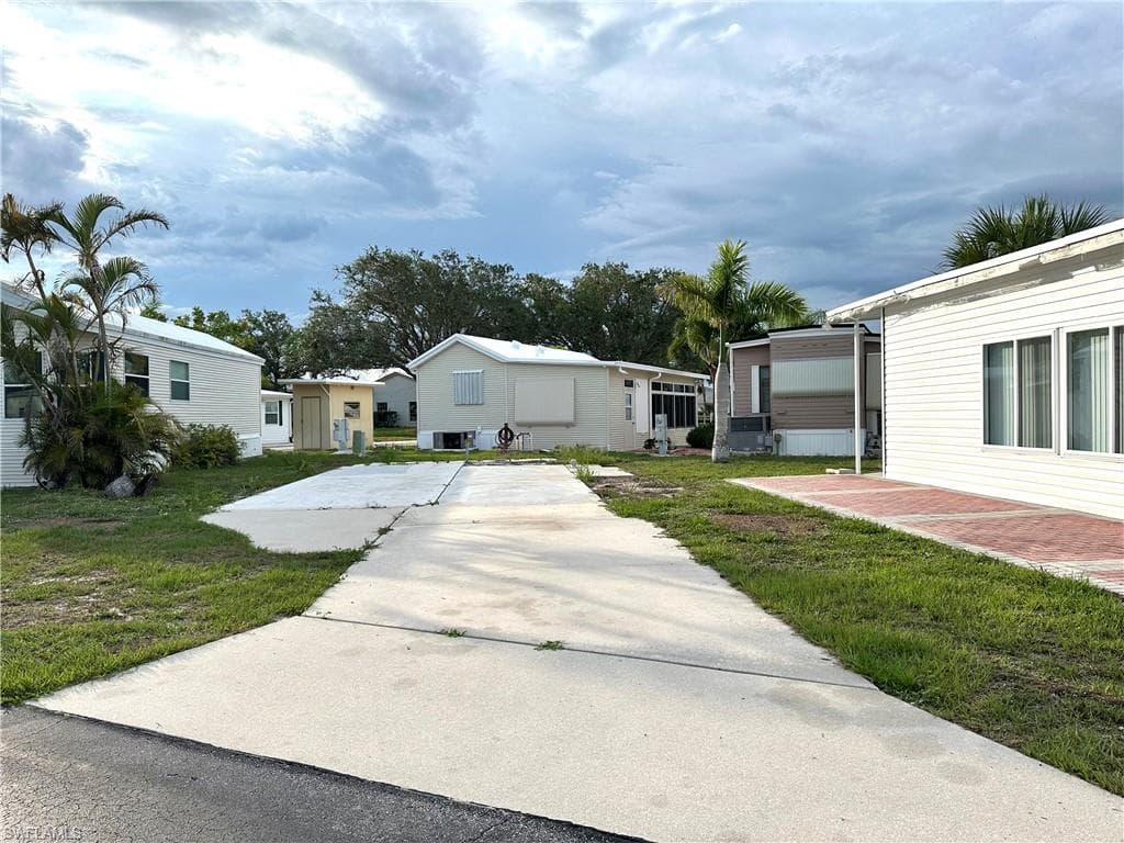 4580 Candlestick CT E ESTERO, FL 33928