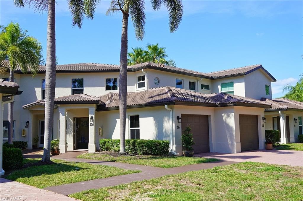 200 Diamond CIR 206 NAPLES, FL 34110