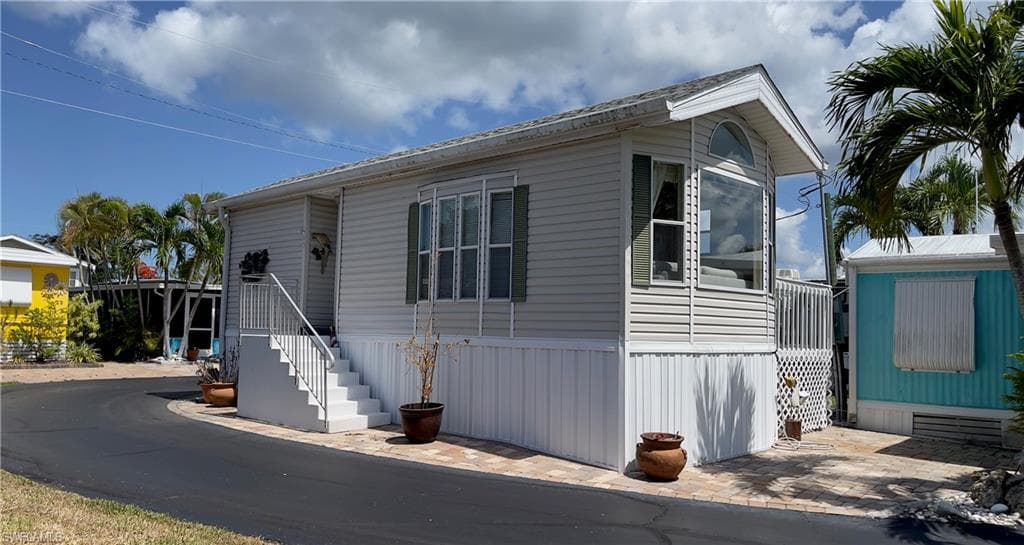 414 Papaya ST 45 GOODLAND, FL 34140