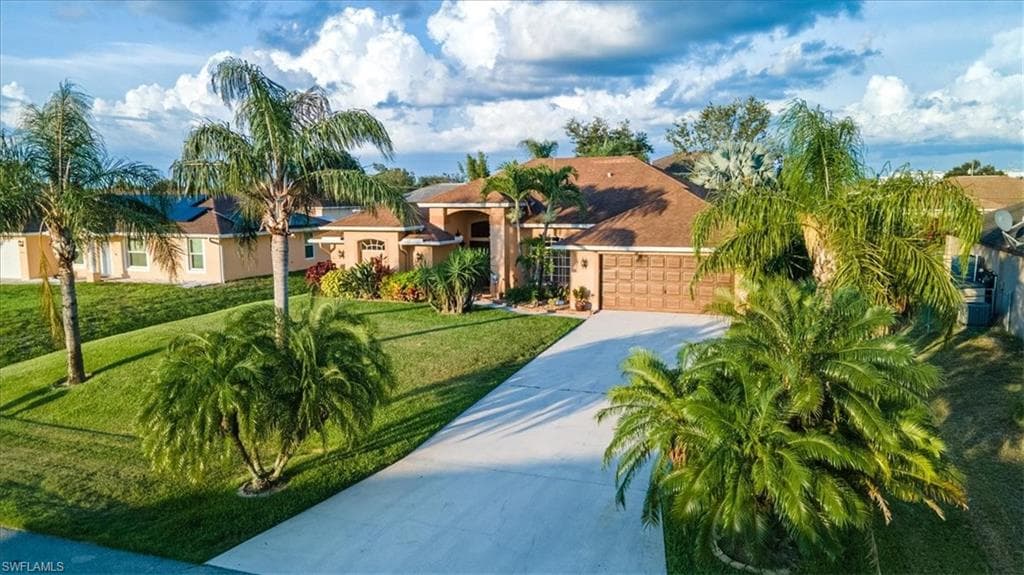 816 Chapel AVE LEHIGH ACRES, FL 33971