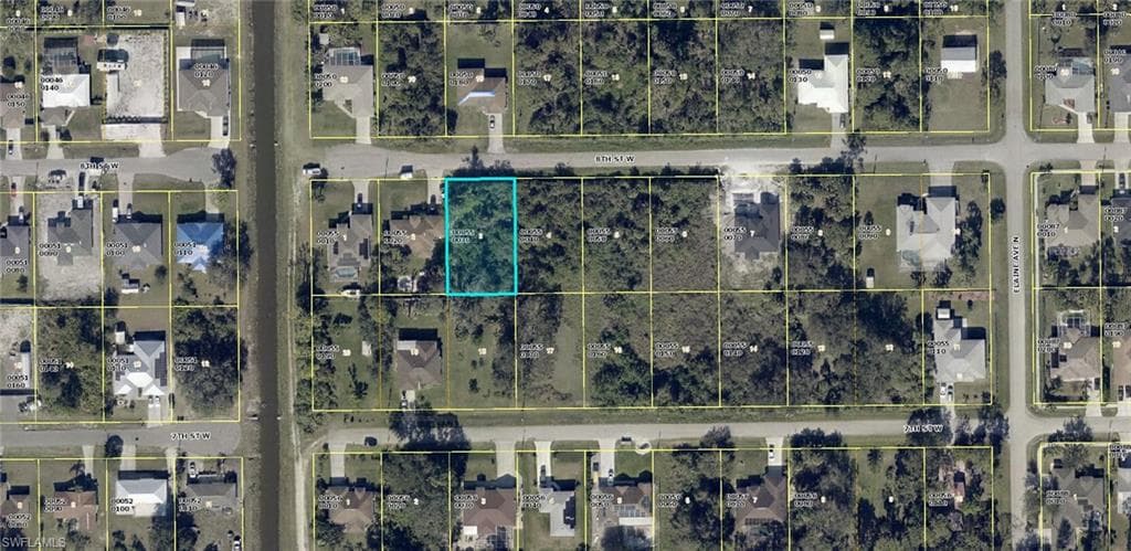 2715 8th ST W LEHIGH ACRES, FL 33971