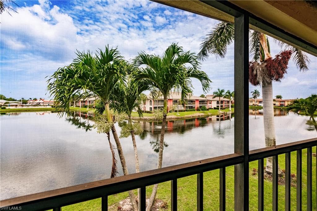4640 Chantelle DR N202 NAPLES, FL 34112