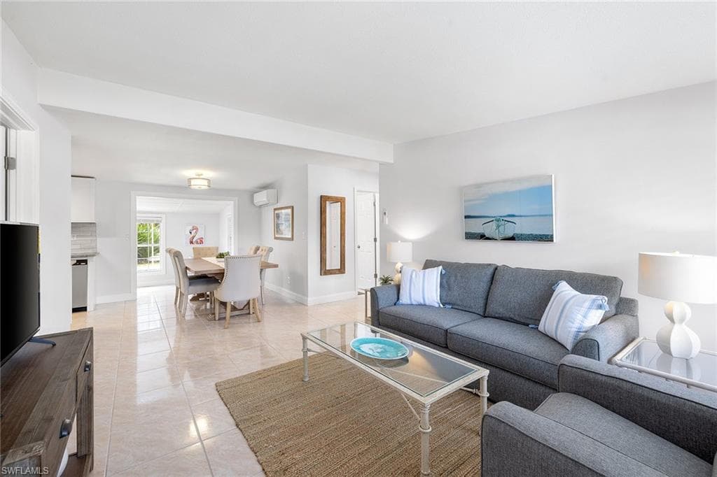 2120 Estey AVE NAPLES, FL 34104