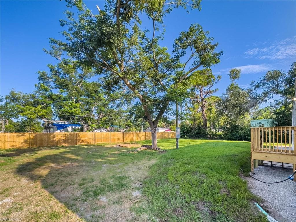 8200 Breeze DR NORTH FORT MYERS, FL 33917
