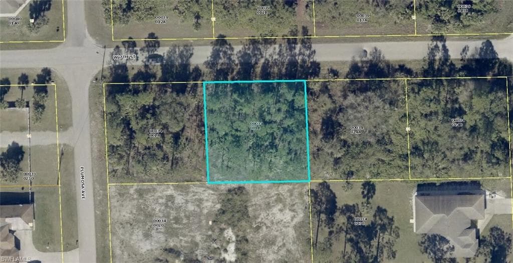 105 W 7th ST LEHIGH ACRES, FL 33972