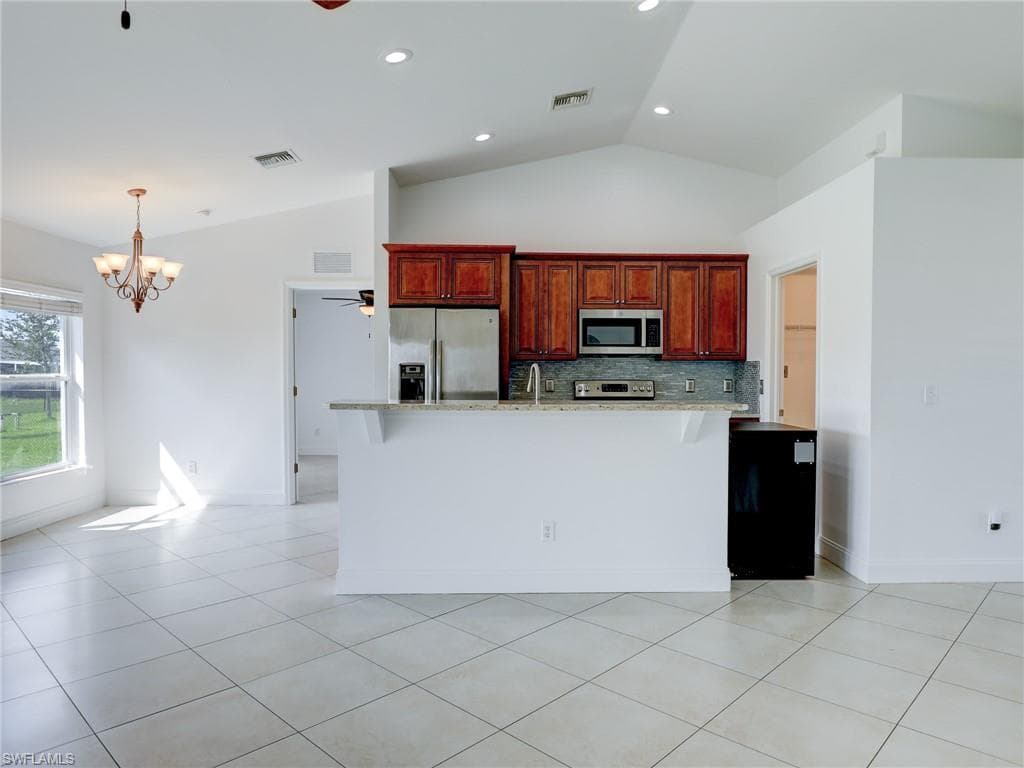 2833 6th PL CAPE CORAL, FL 33993