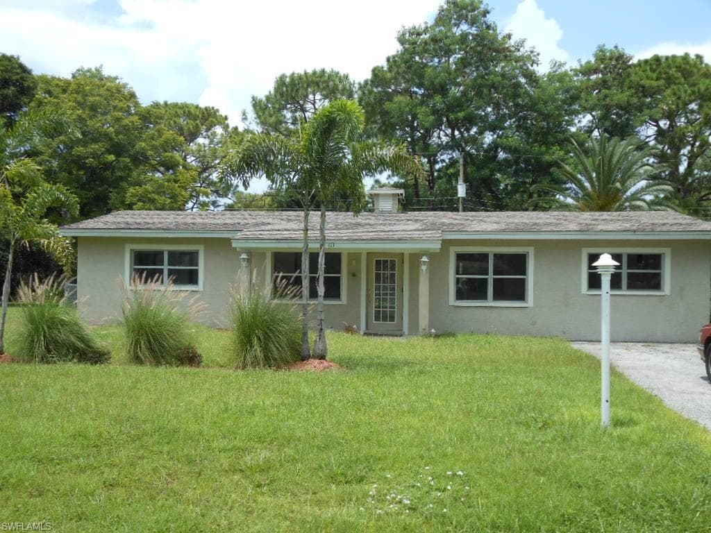111 Clayton AVE LEHIGH ACRES, FL 33936