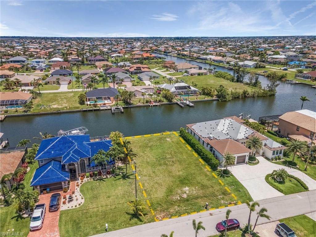 2807 SW 35th LN CAPE CORAL, FL 33914