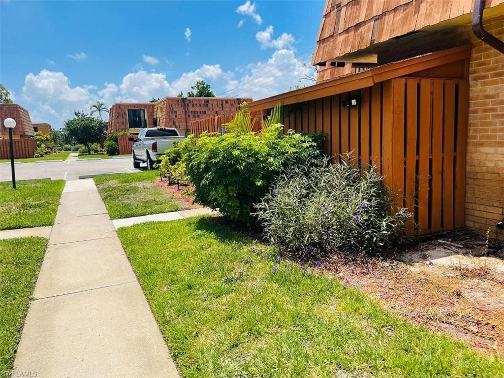 1707 Park Meadows DR 3 FORT MYERS, FL 33907