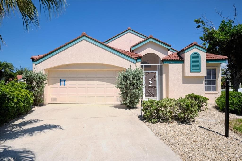 9704 Casa Linda CT FORT MYERS, FL 33919