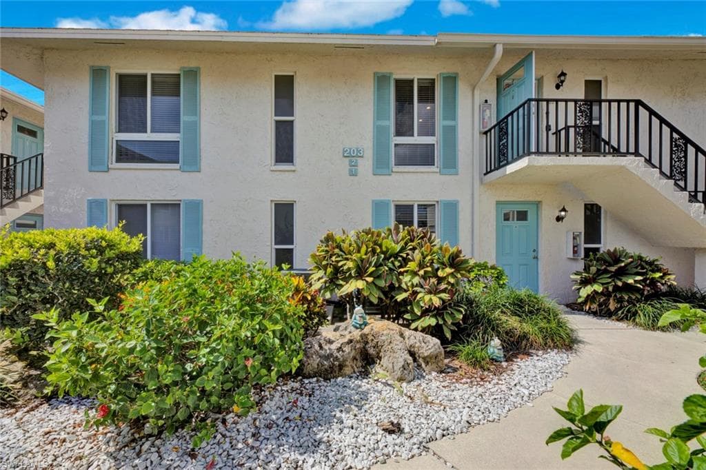 203 Palm DR 203-2 NAPLES, FL 34112