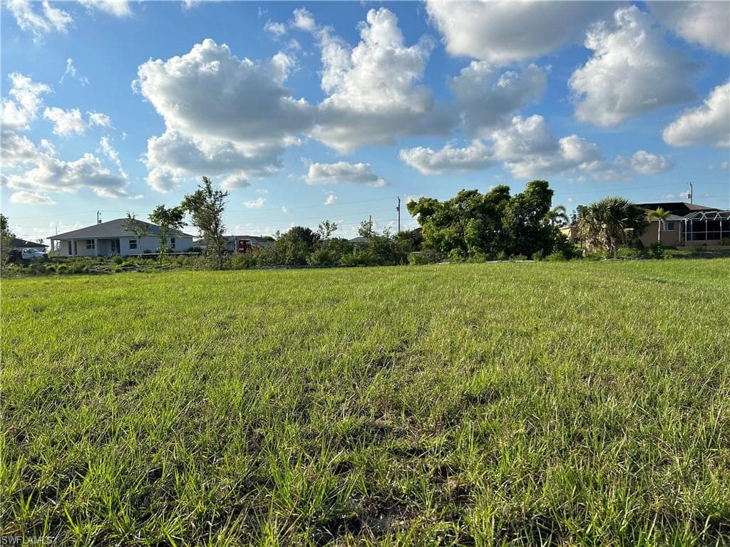 1438 NE 1st PL CAPE CORAL, FL 33909