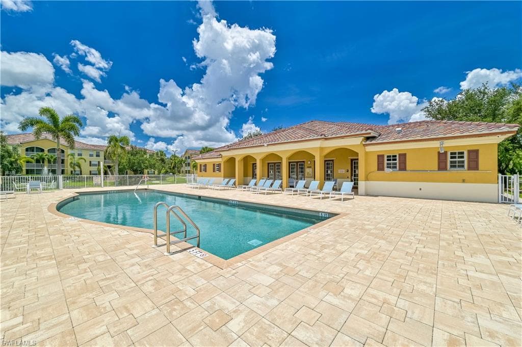 4127 Residence DR 421 FORT MYERS, FL 33901