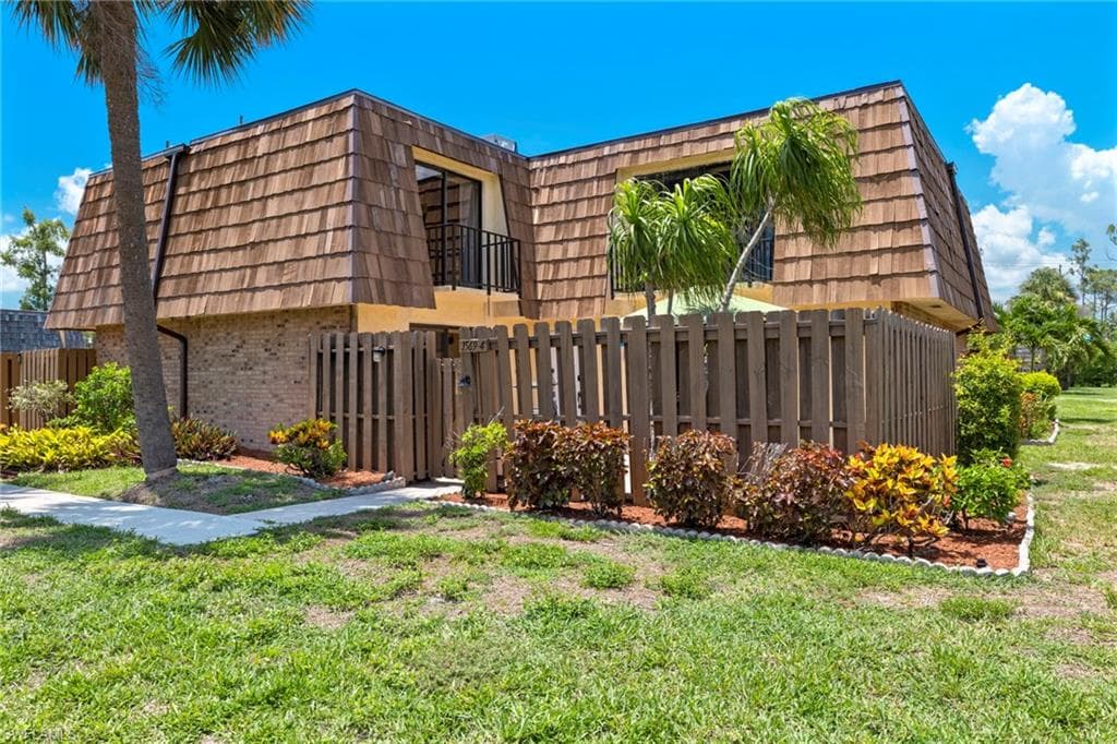 1569 Park Meadows DR 4 FORT MYERS, FL 33907