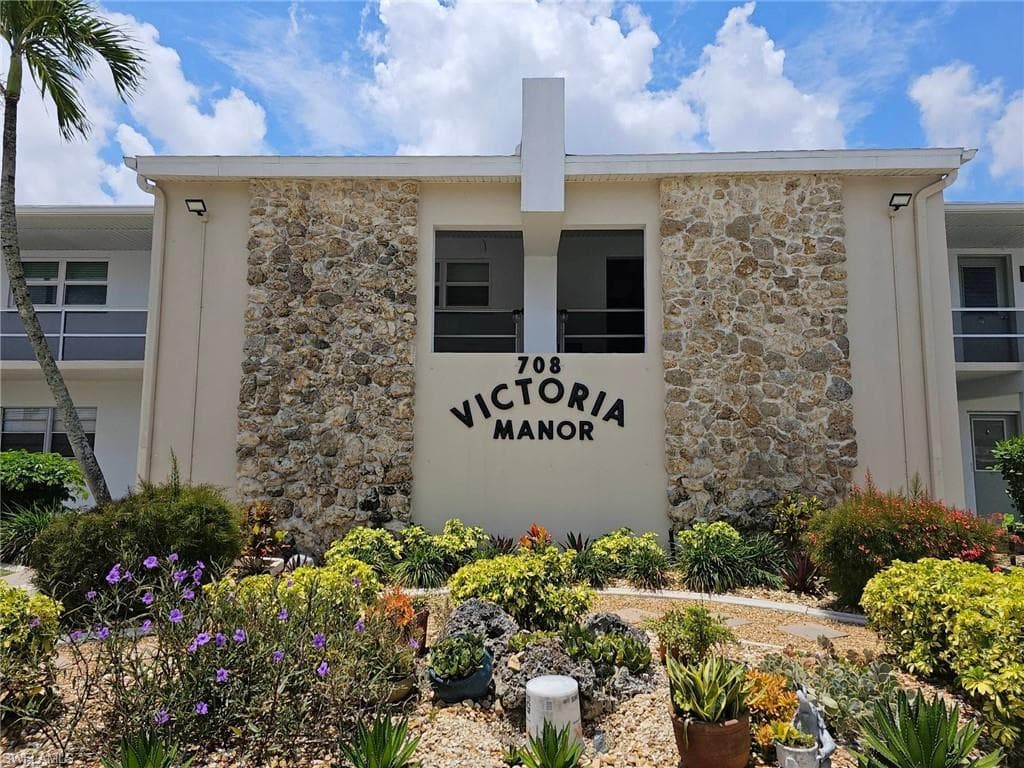 708 Victoria DR 110 CAPE CORAL, FL 33904