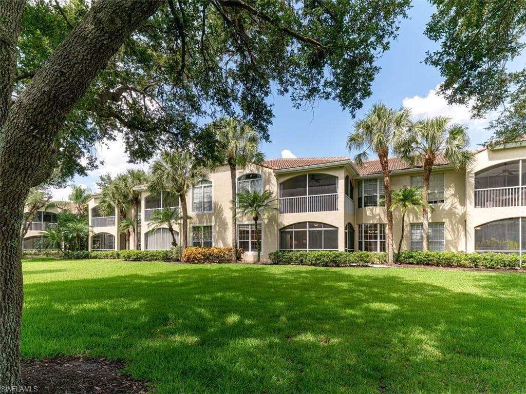 88 Silver Oaks CIR 4102 NAPLES, FL 34119