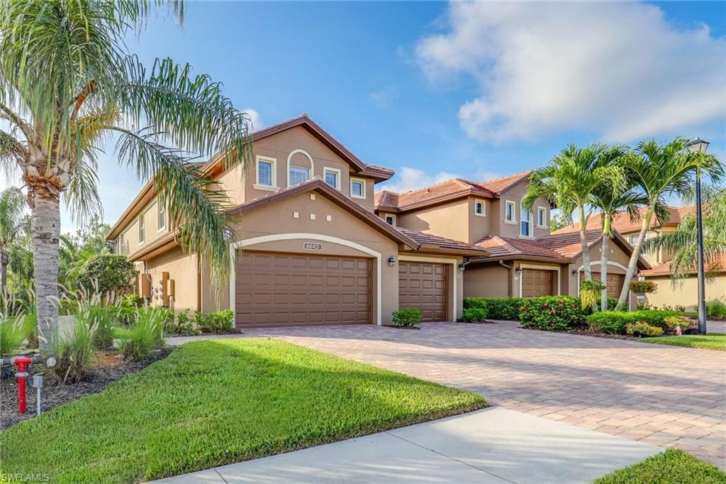 6645 Alden Woods CIR 101 NAPLES, FL 34113