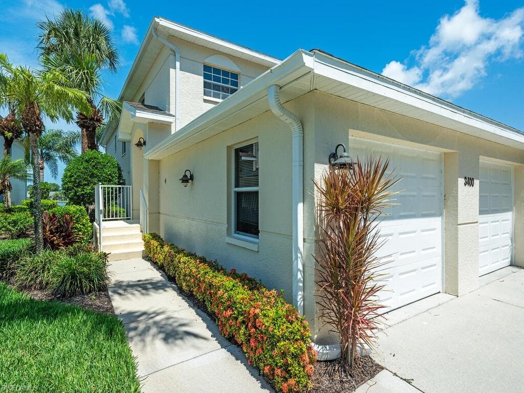 3400 Crown Pointe BLVD W 201 NAPLES, FL 34112