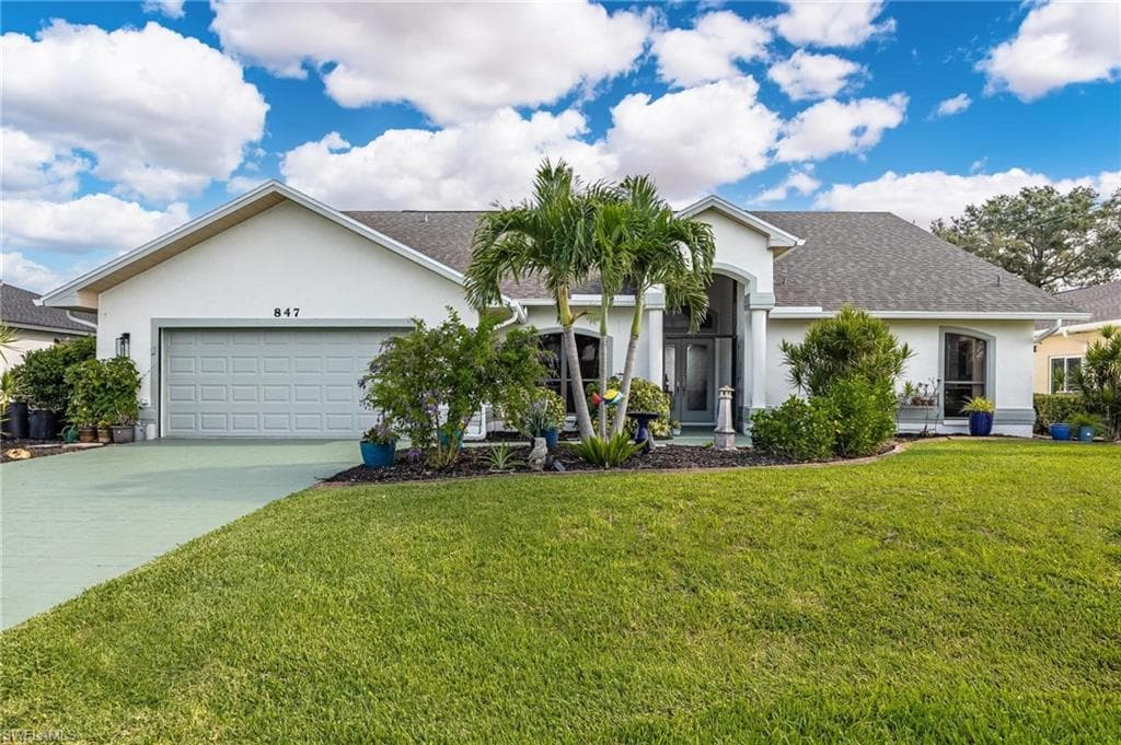 847 SW 21st LN CAPE CORAL, FL 33991