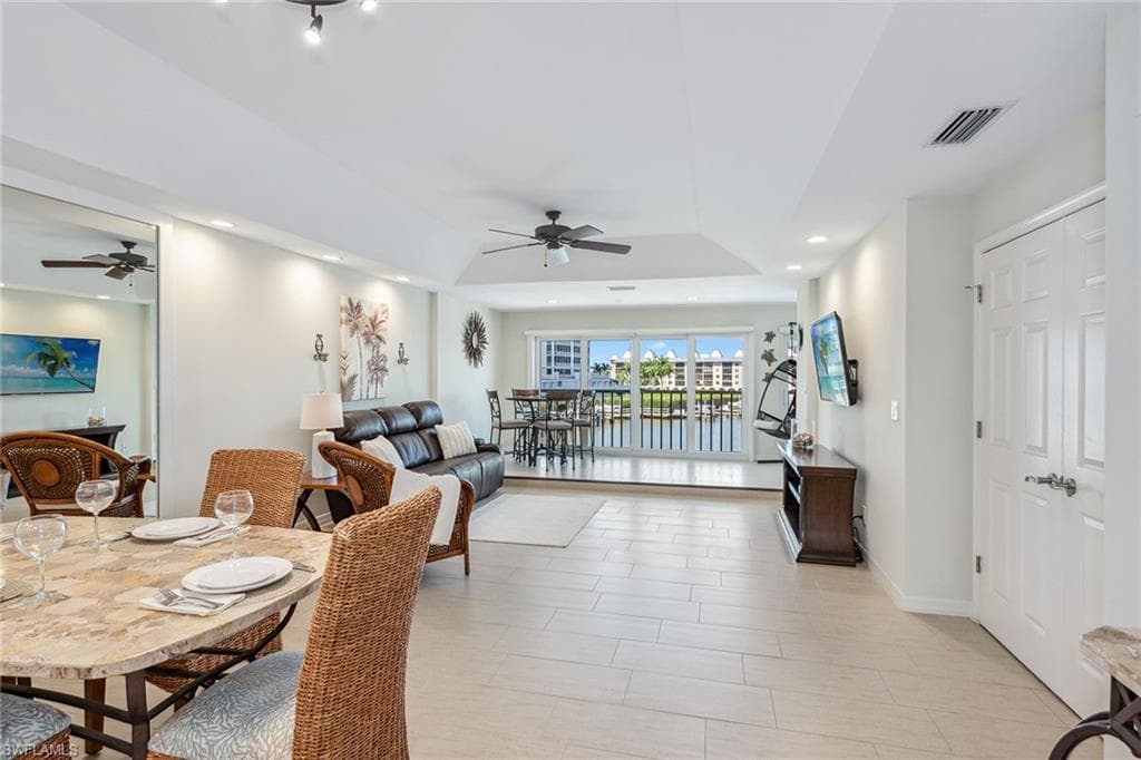 9103 Vanderbilt DR 307 NAPLES, FL 34108