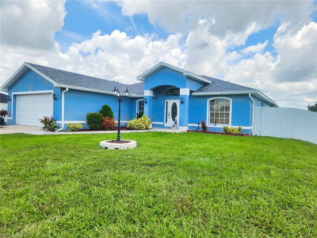 2904 41st ST SW LEHIGH ACRES, FL 33976