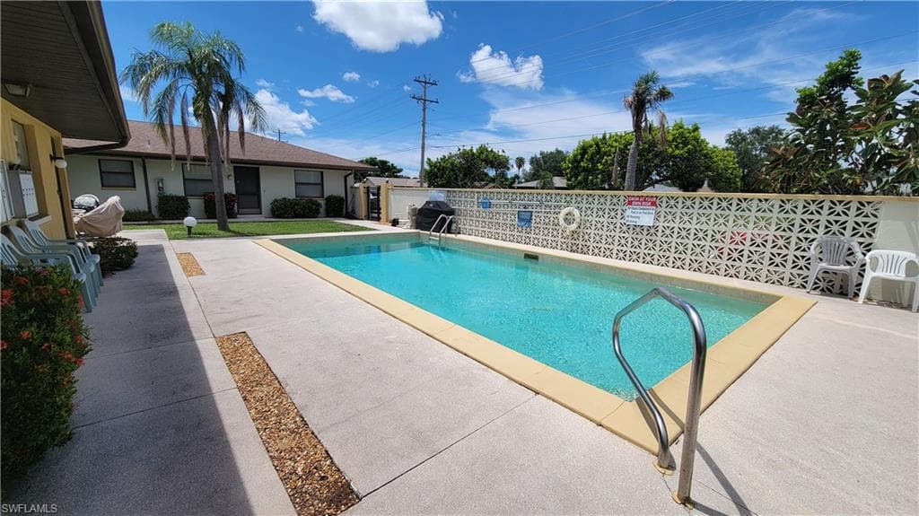 1016 SE 8th ST 4 CAPE CORAL, FL 33990