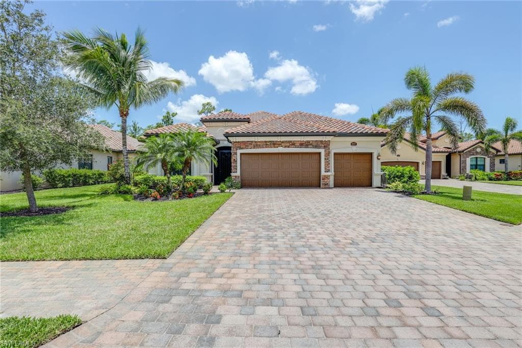 9402 Napoli LN NAPLES, FL 34113