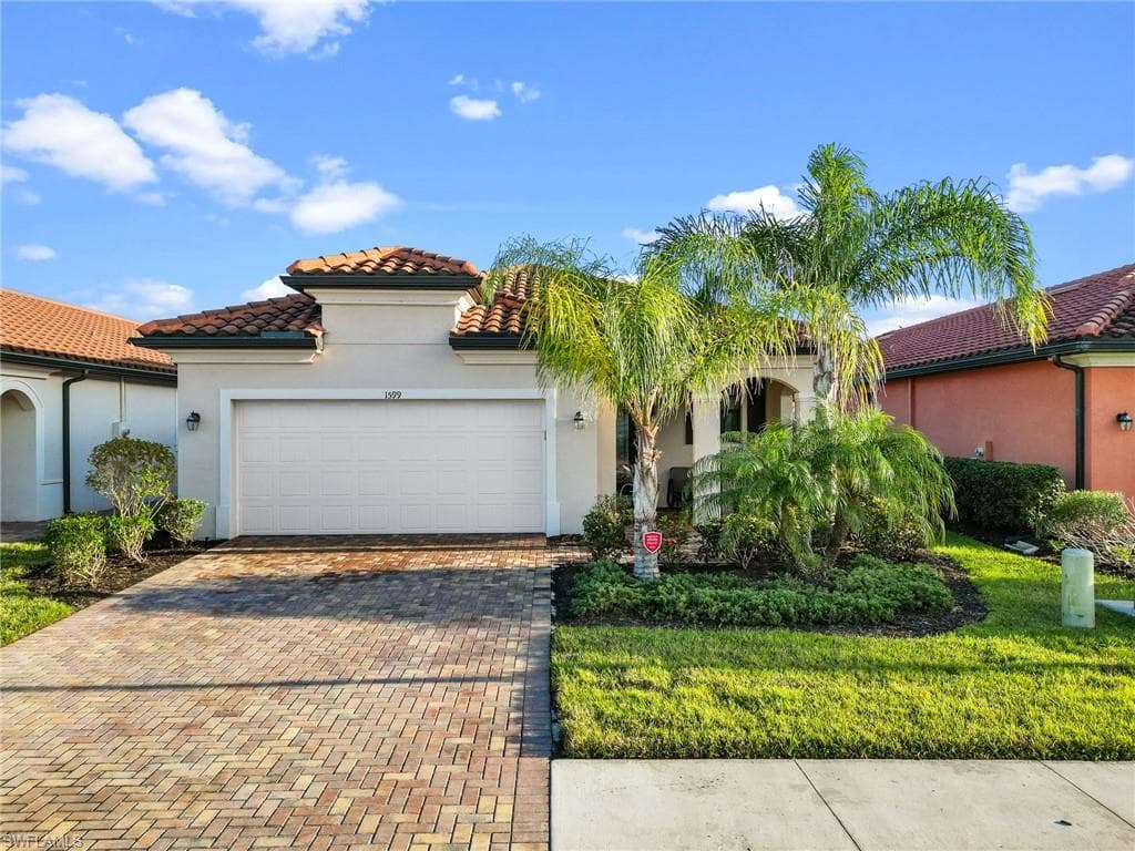1599 Santiago CIR NAPLES, FL 34113