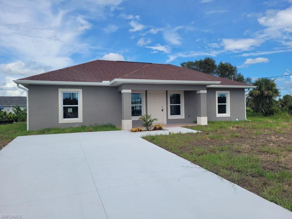 1097 jupiter loop LABELLE, FL 33935
