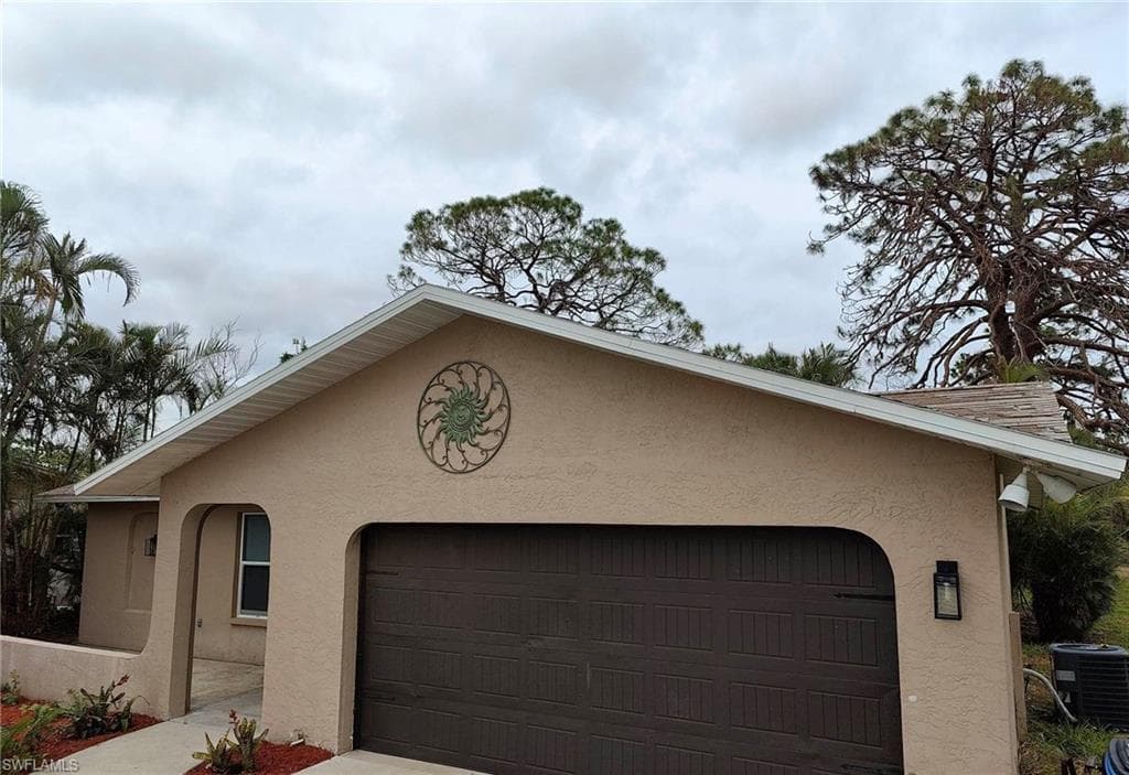 11250 Zehner LN FORT MYERS, FL 33908