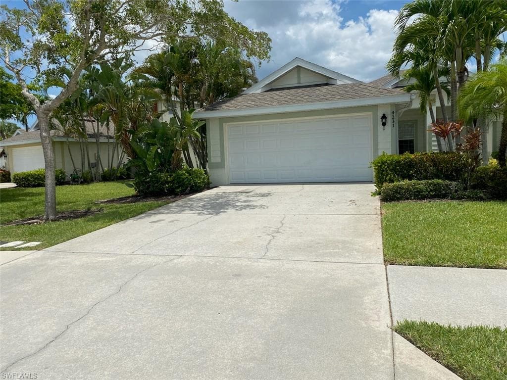 4231 Avian AVE FORT MYERS, FL 33916