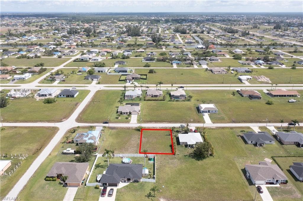 2528 7th TER CAPE CORAL, FL 33993