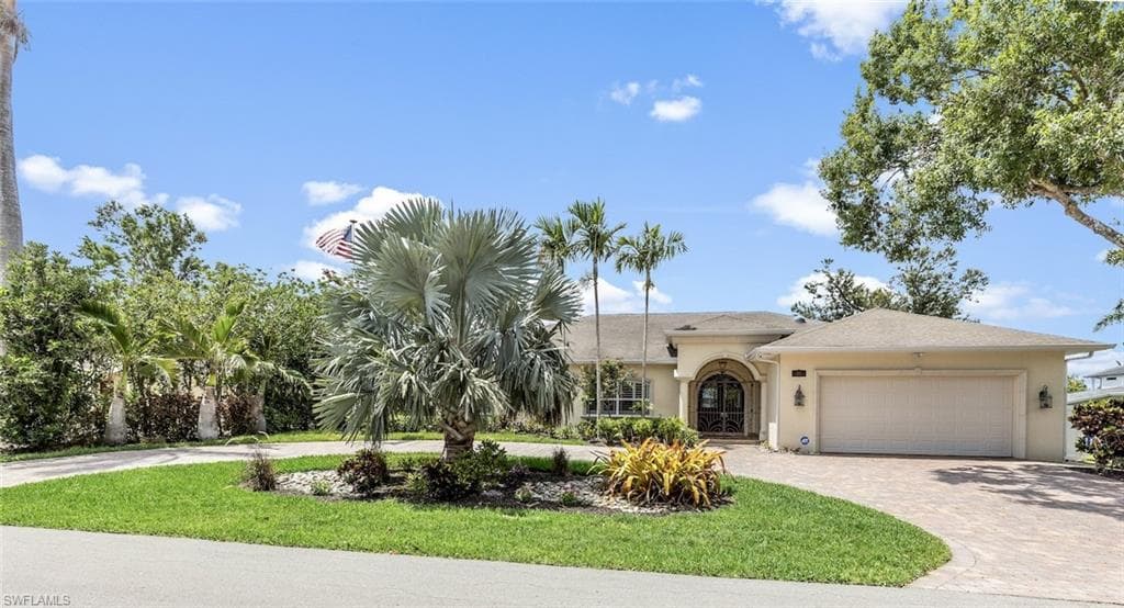 1282 Miracle LN FORT MYERS, FL 33901