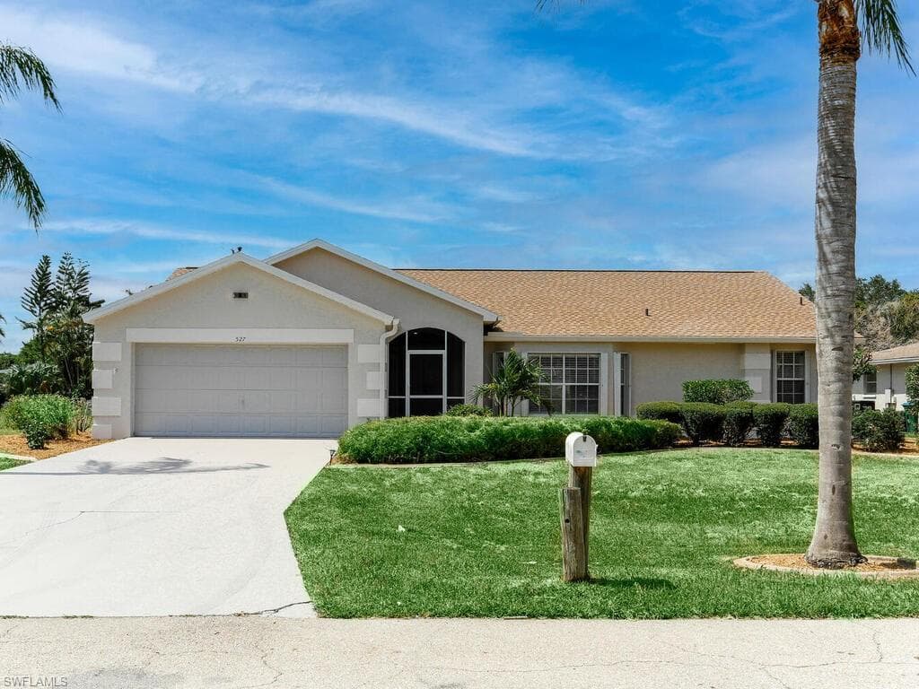 527 SE 36th ST CAPE CORAL, FL 33904