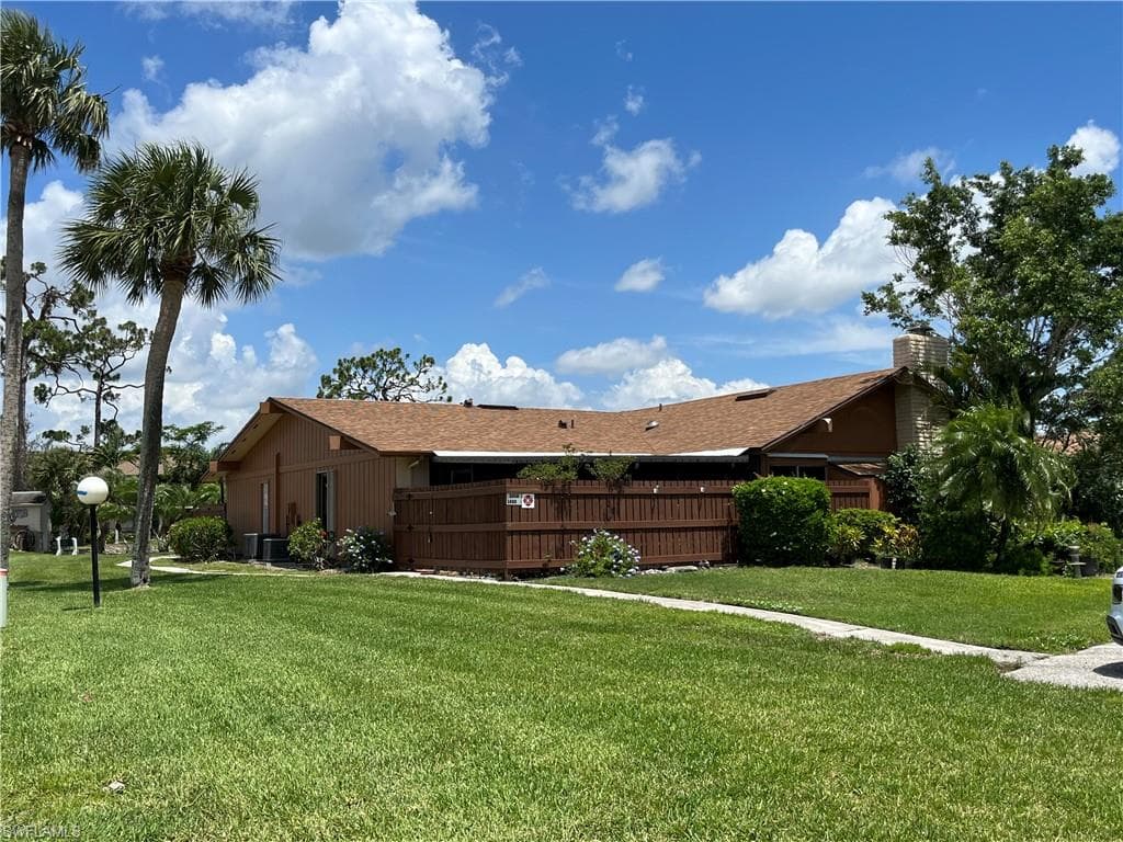 5660 Foxlake DR NORTH FORT MYERS, FL 33917
