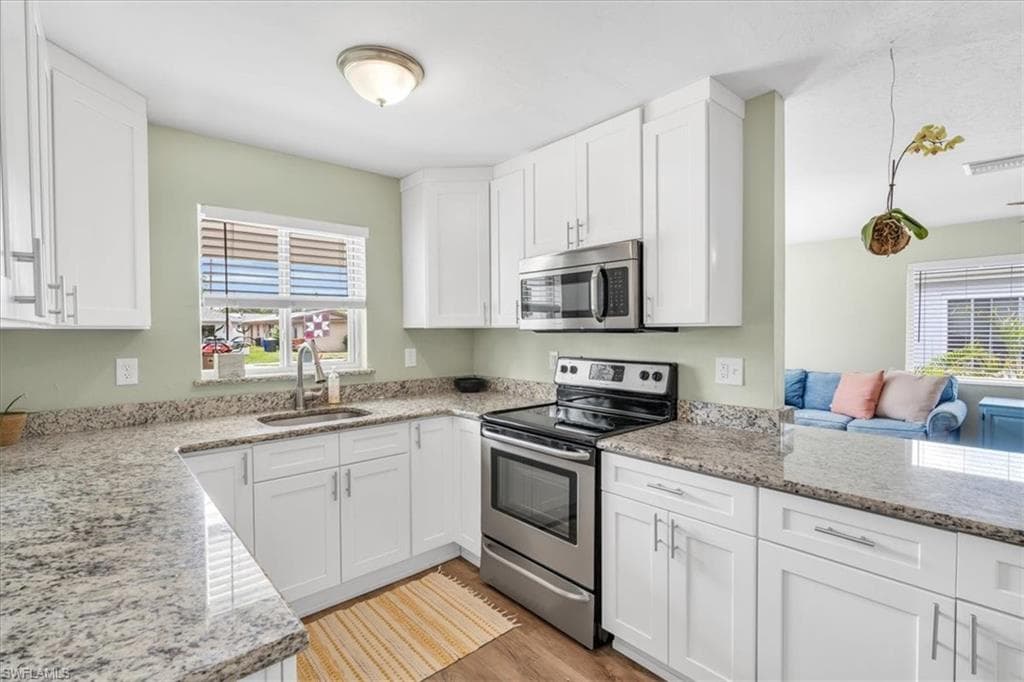 3911 Maxine ST FORT MYERS, FL 33901