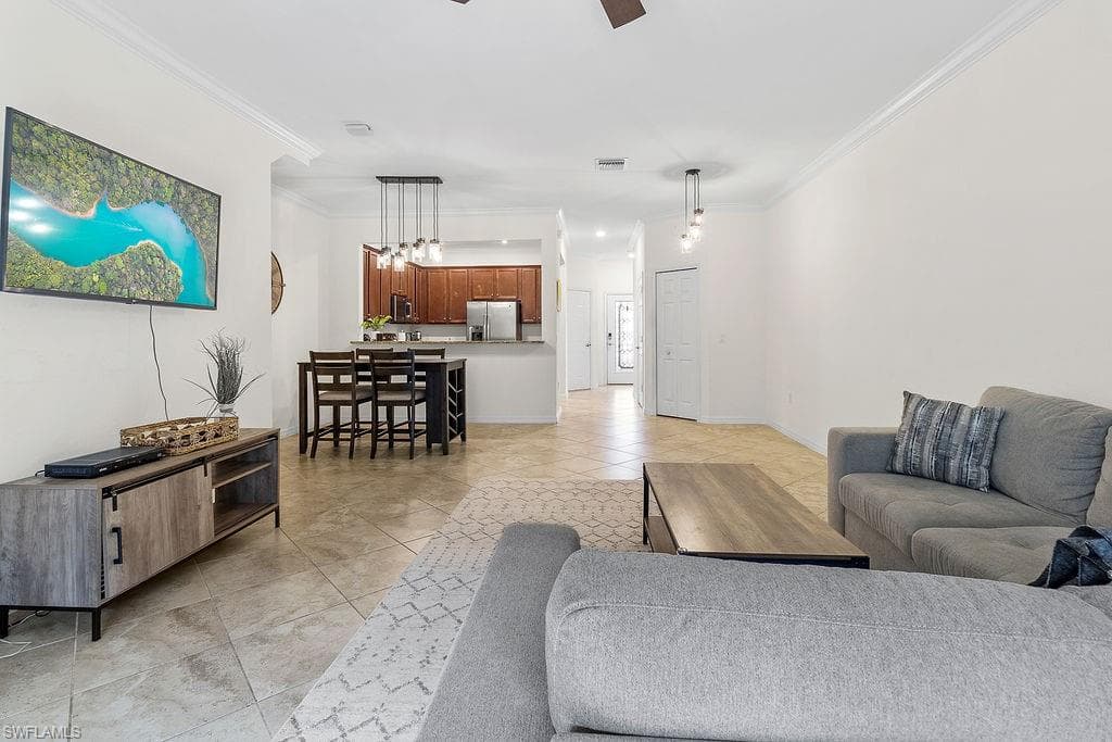 2675 Blossom WAY NAPLES, FL 34120