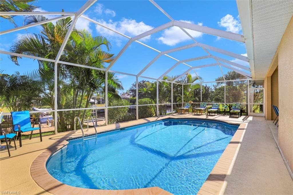 5251 Tamiami CT CAPE CORAL, FL 33904