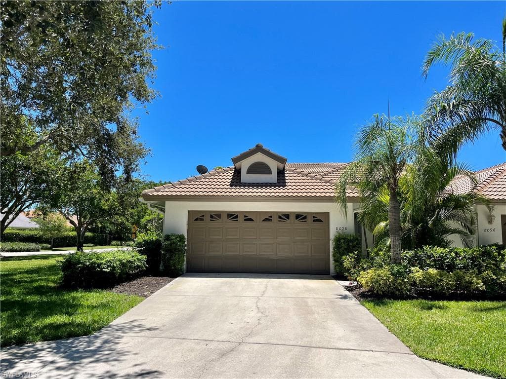 8098 San Vista CIR NAPLES, FL 34109